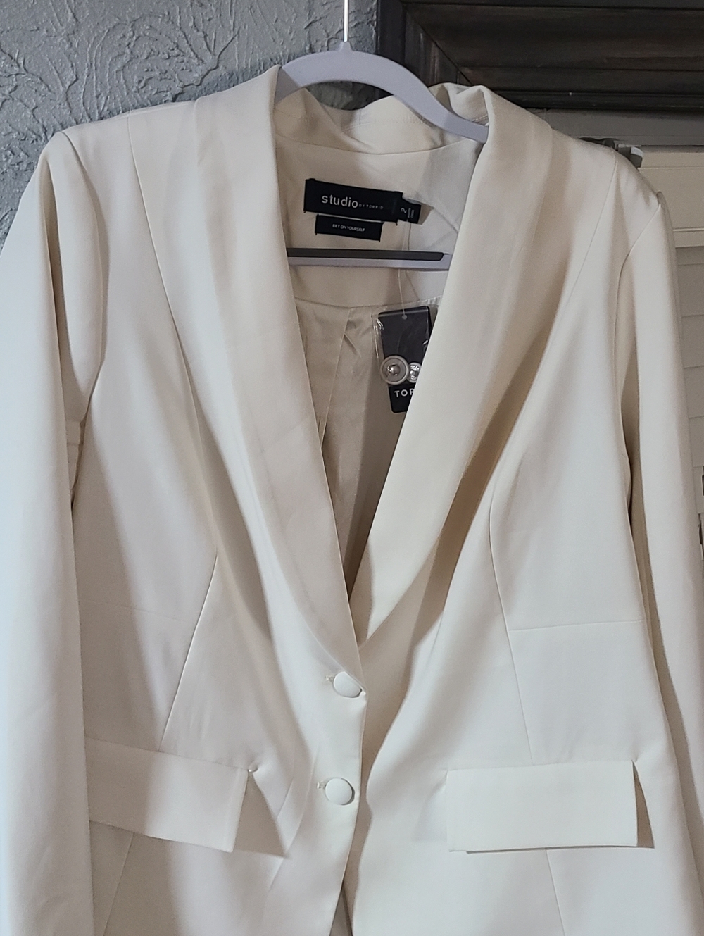torrid Soho Studio Refined Crepe Blazer Cream Shawl Collar Blazer  *Nwt* - Picture 15 of 16
